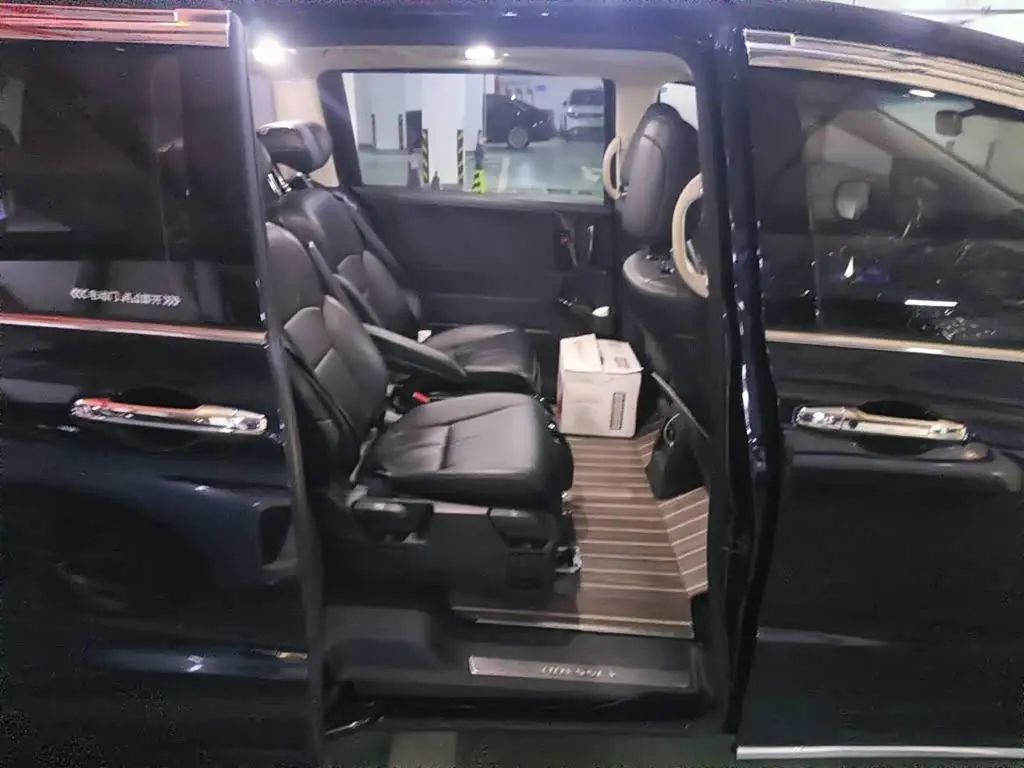 Honda Odyssey 2020 — Фото 11/15