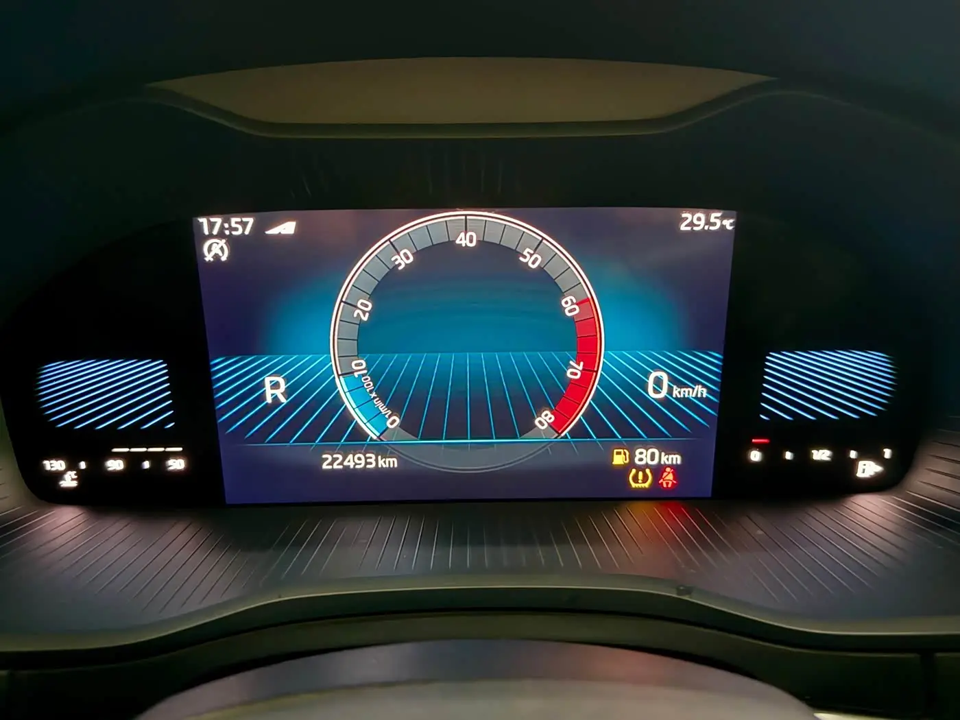Škoda Karoq 2023 — Photo 7/17