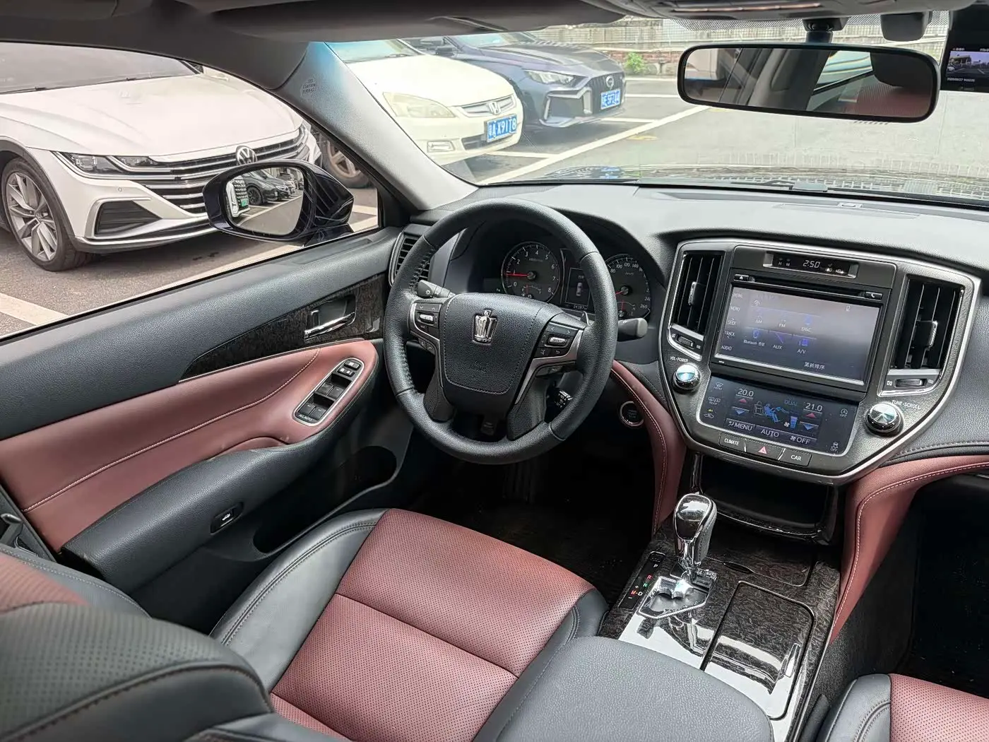 Toyota Crown 2018 — Фото 14/20