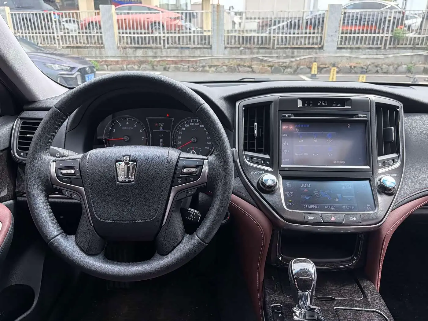 Toyota Crown 2018 — Фото 15/20