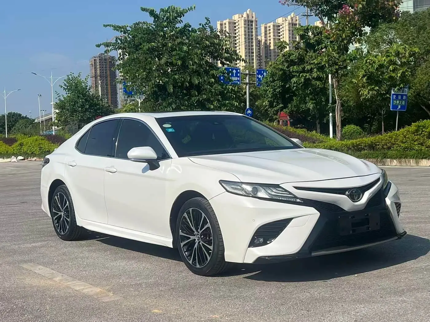 Toyota Camry 2018 — Şəkil 3/9
