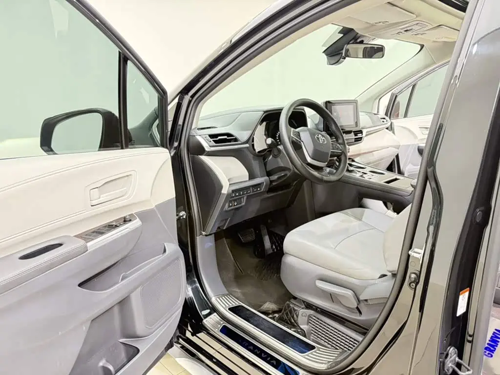 Toyota Granvia 2024 — Şəkil 11/20