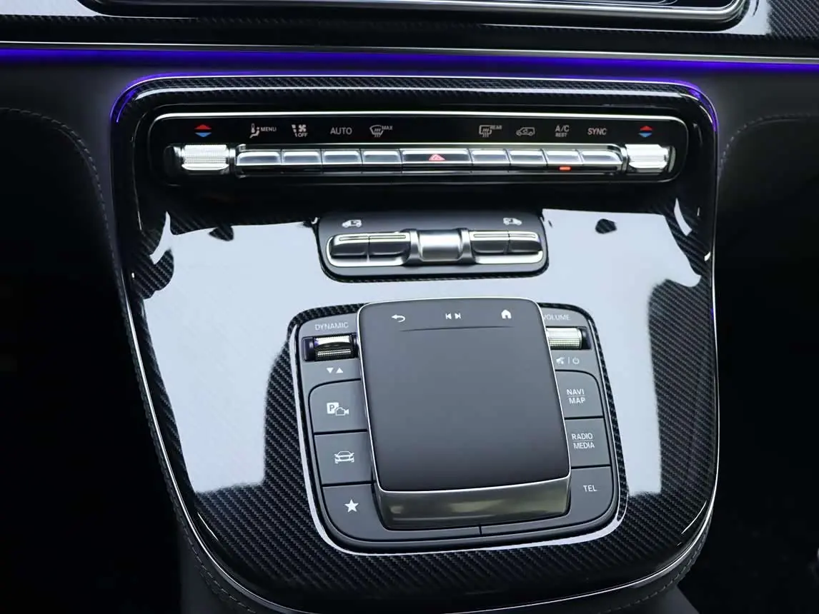 Mercedes-Benz V-Class 2025 — Şəkil 19/20