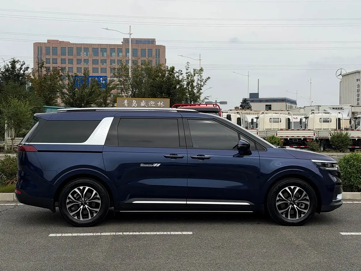 Kia Carnival 2022 — Photo 4/18