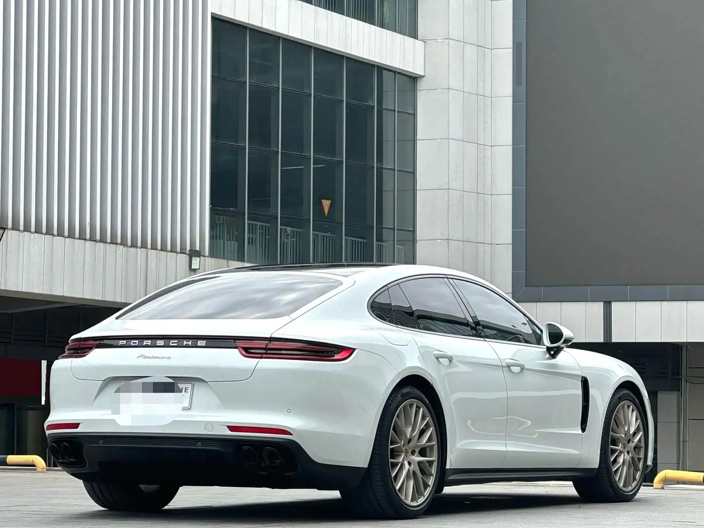 Porsche Panamera 2020 — Фото 12/13