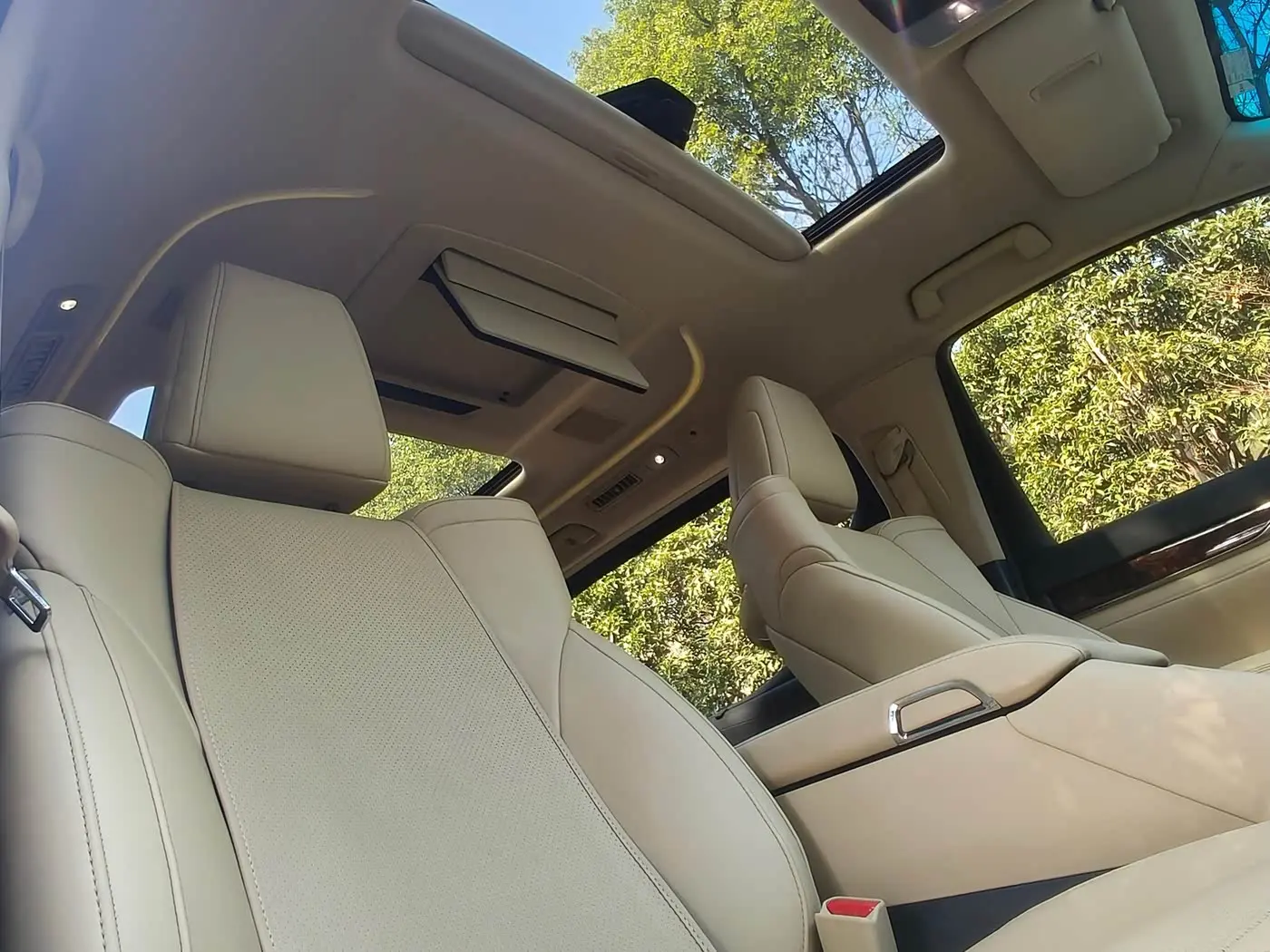 Toyota Alphard 2022 — Photo 15/20