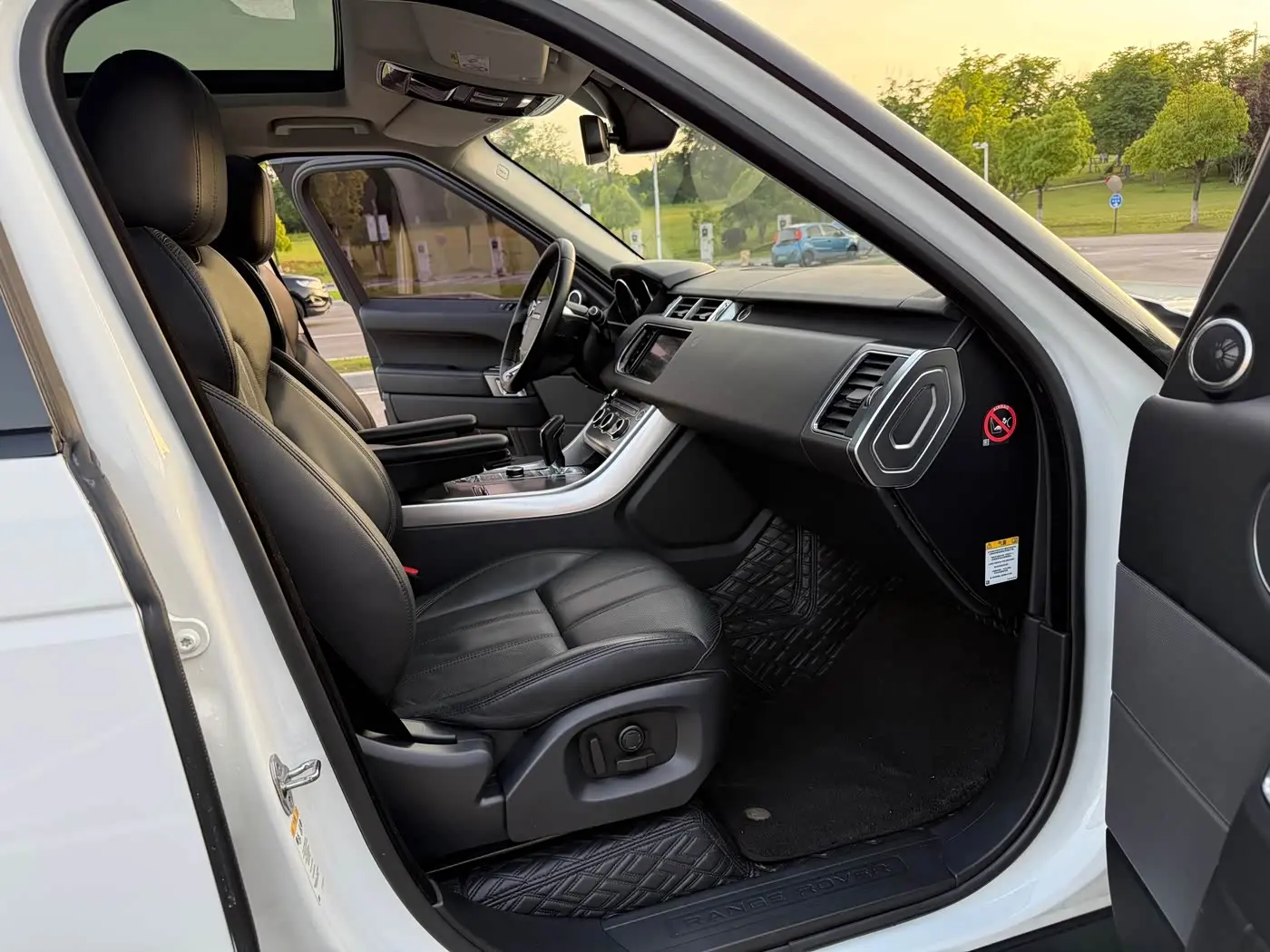 Land Rover Range Rover Sport 2016 — Photo 11/16