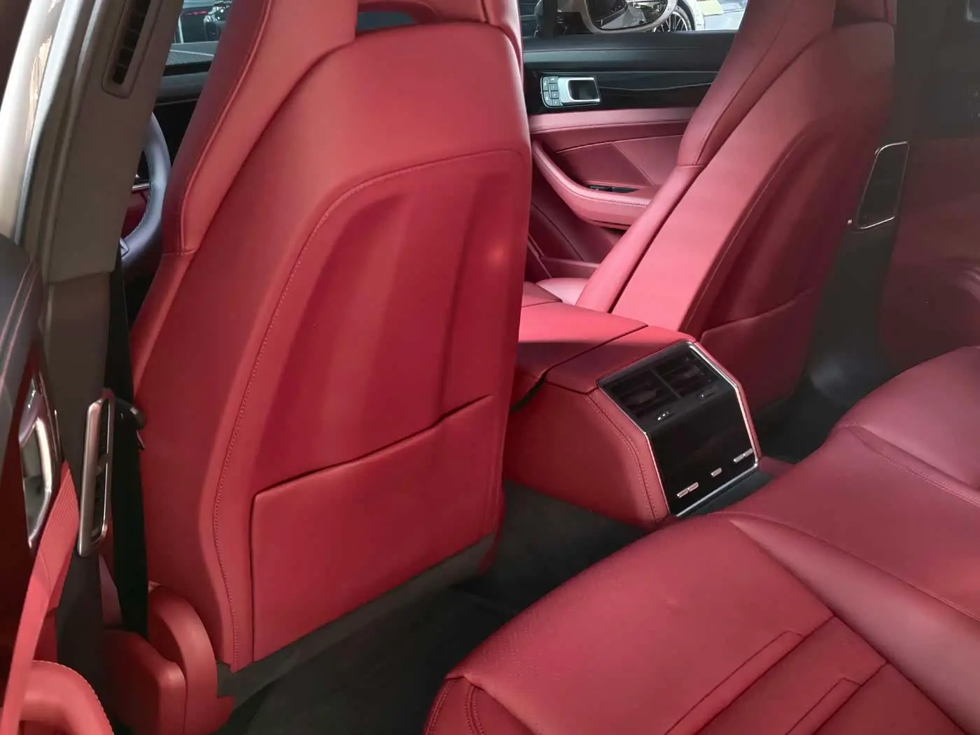 Porsche Panamera 2022 — Photo 6/14