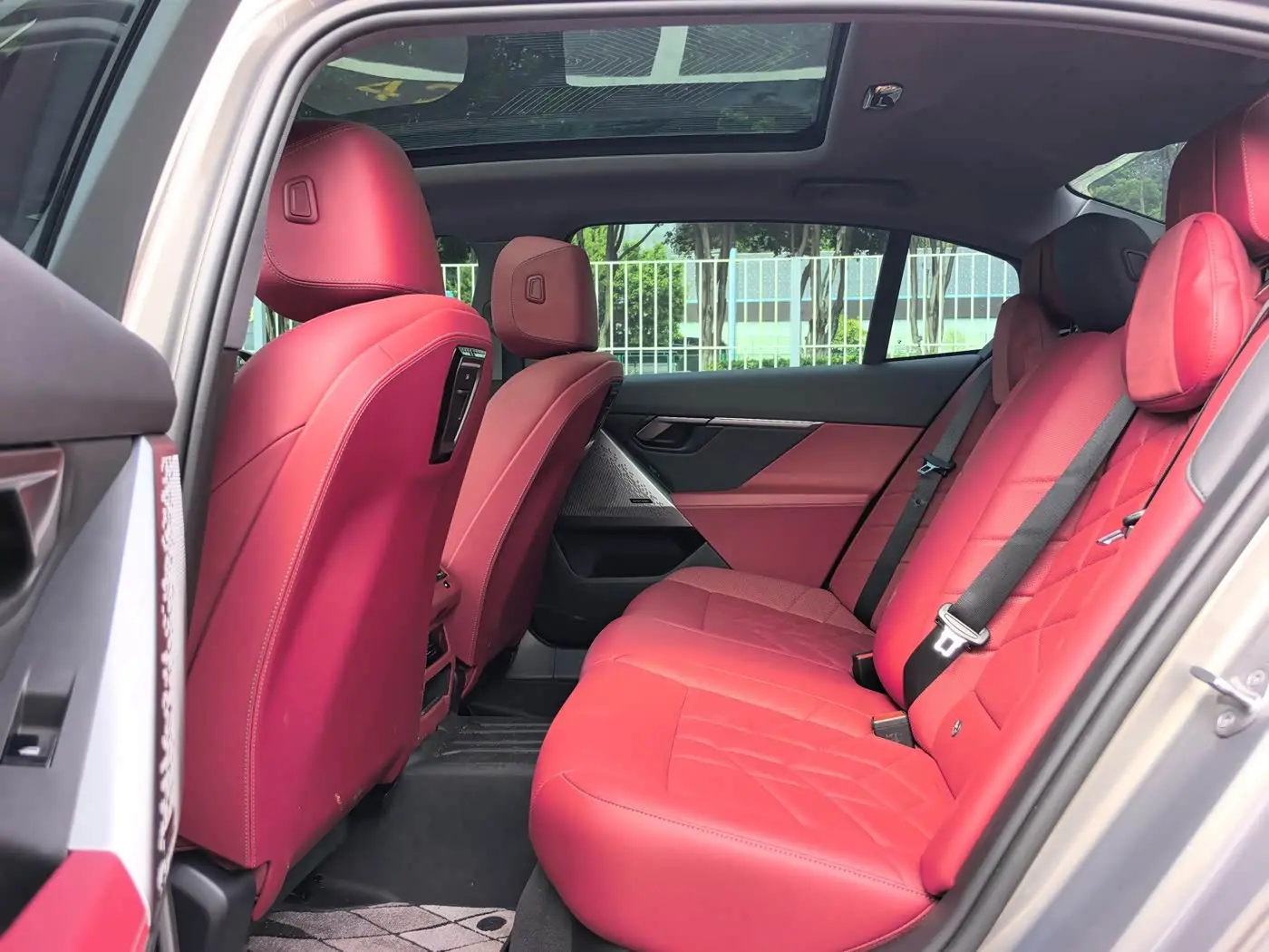 BMW 5 Series 2024 — Şəkil 11/17