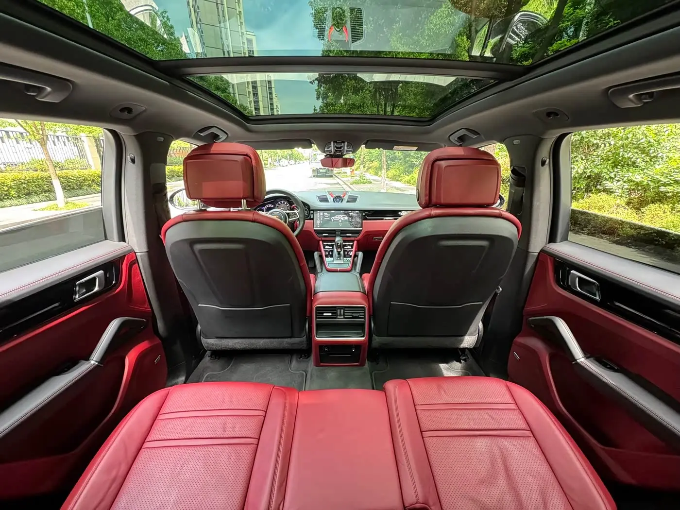 Porsche Cayenne 2020 — Photo 10/17