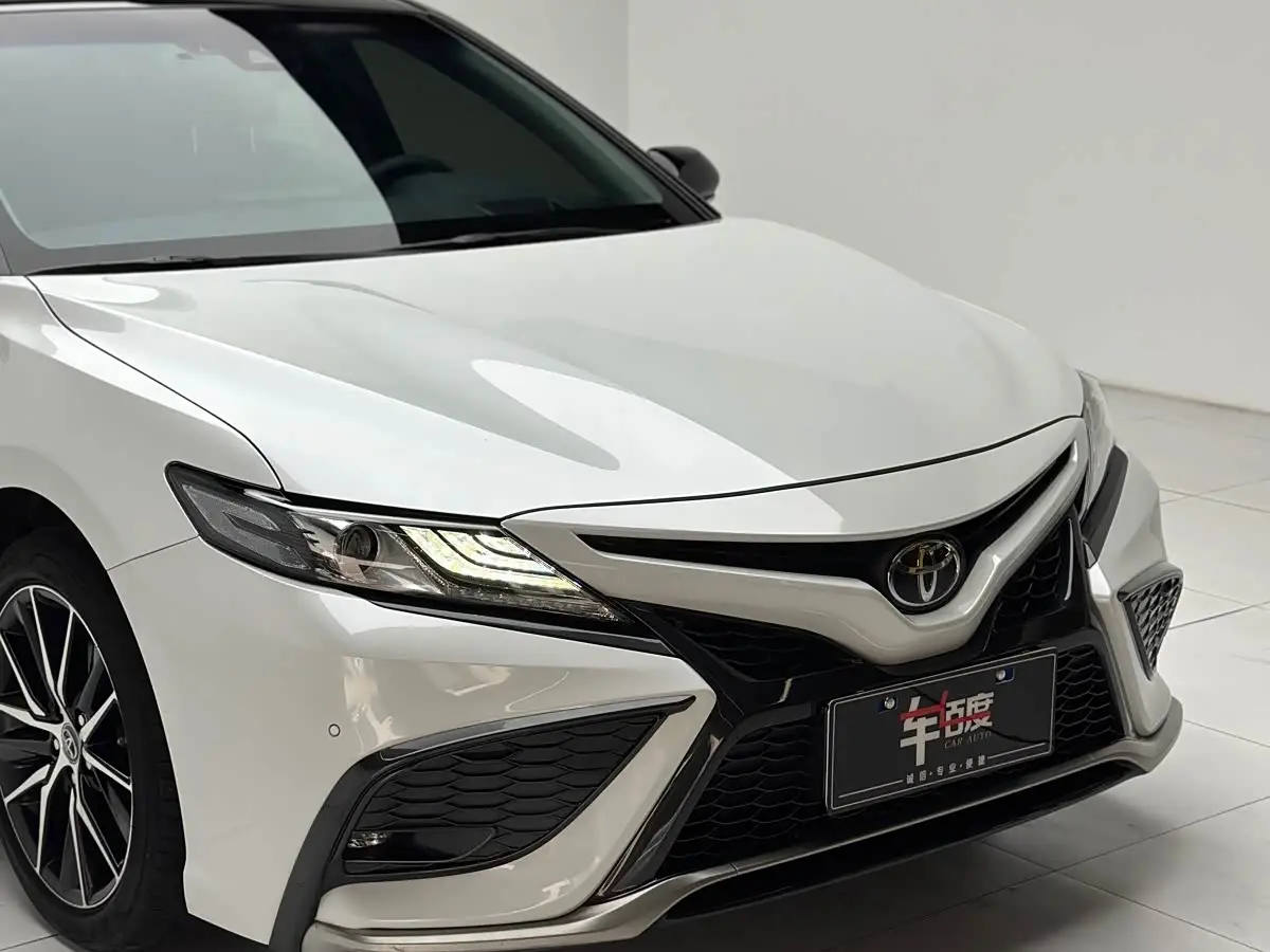 Toyota Camry 2022 — Photo 20/20