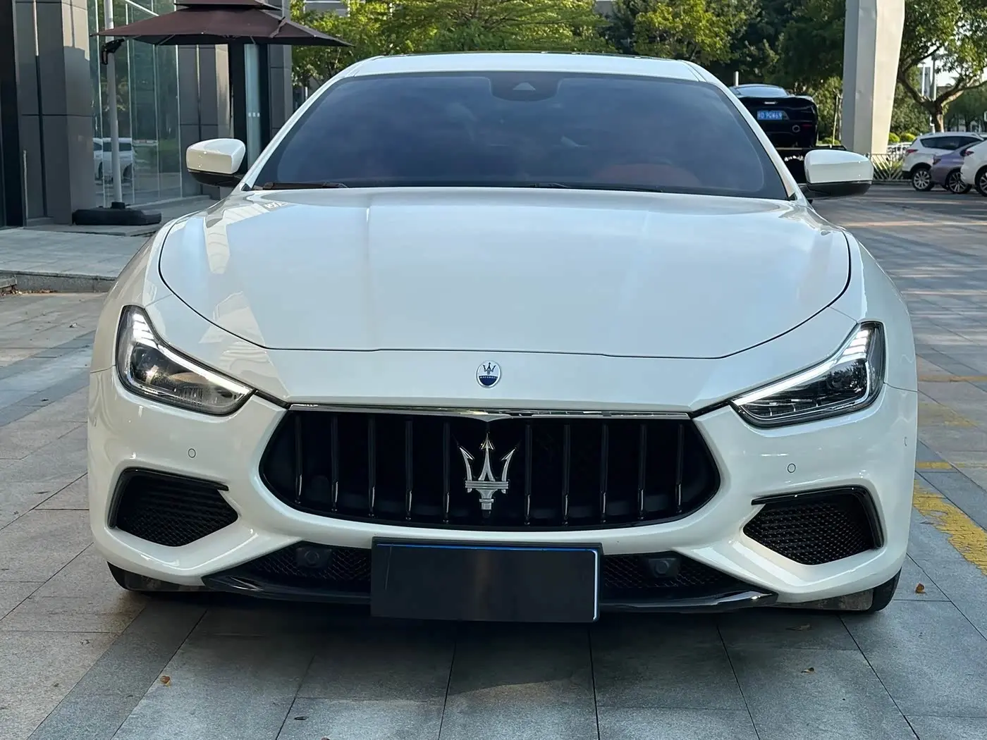 Maserati Ghibli 2023 — Photo 2/14
