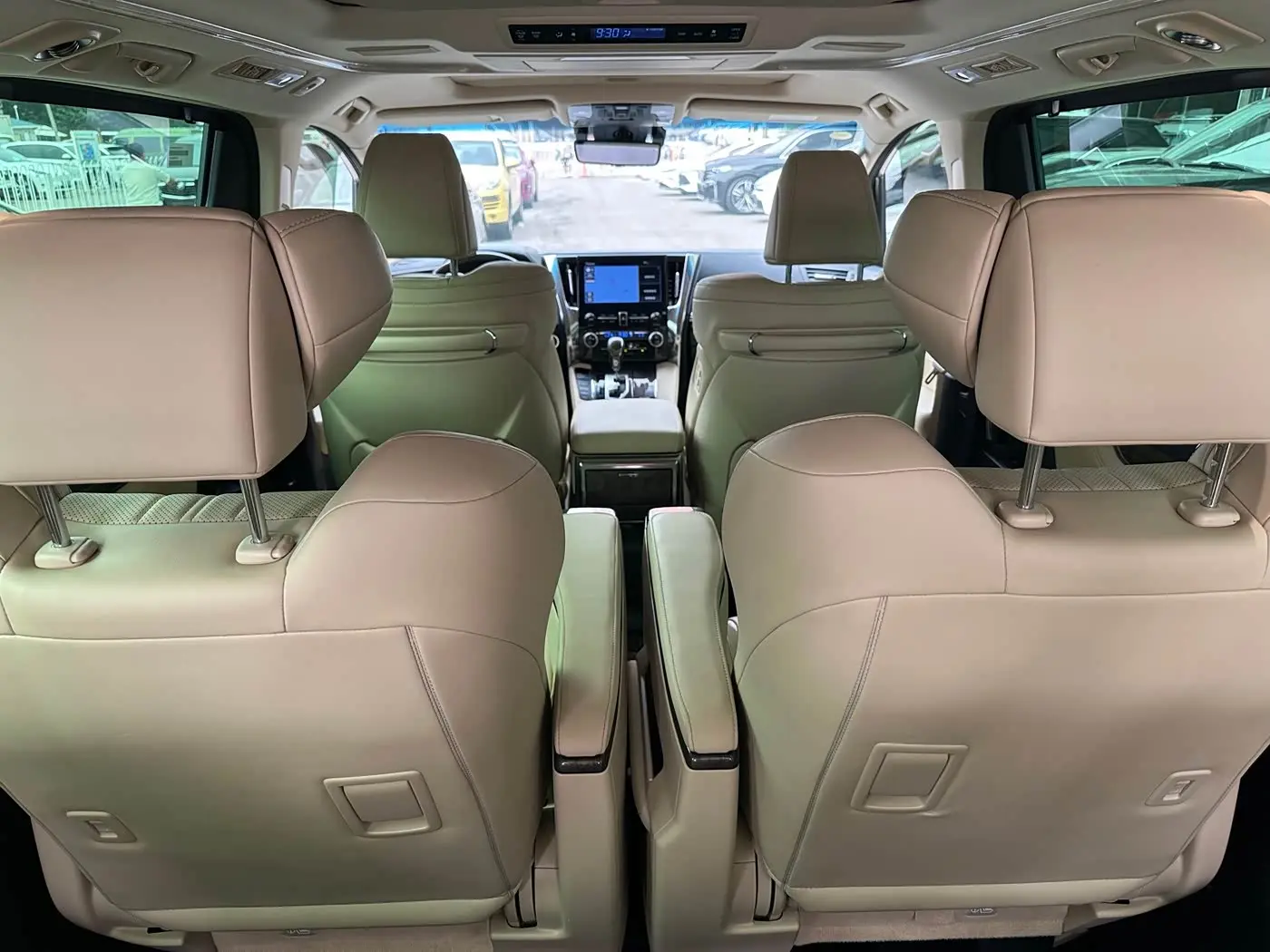 Toyota Alphard 2023 — Фото 8/20