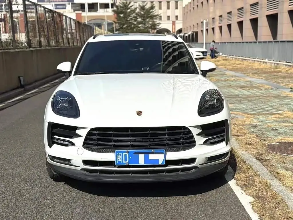 Porsche Macan 2019 — Photo 2/9
