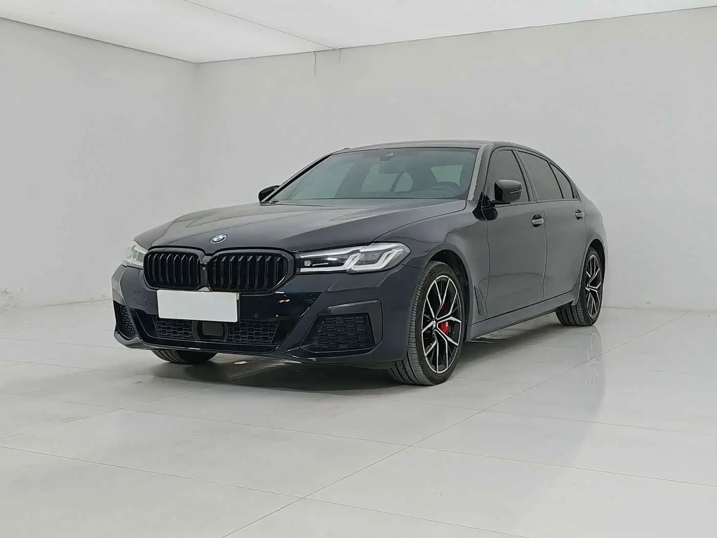 BMW 5 Series, 2022