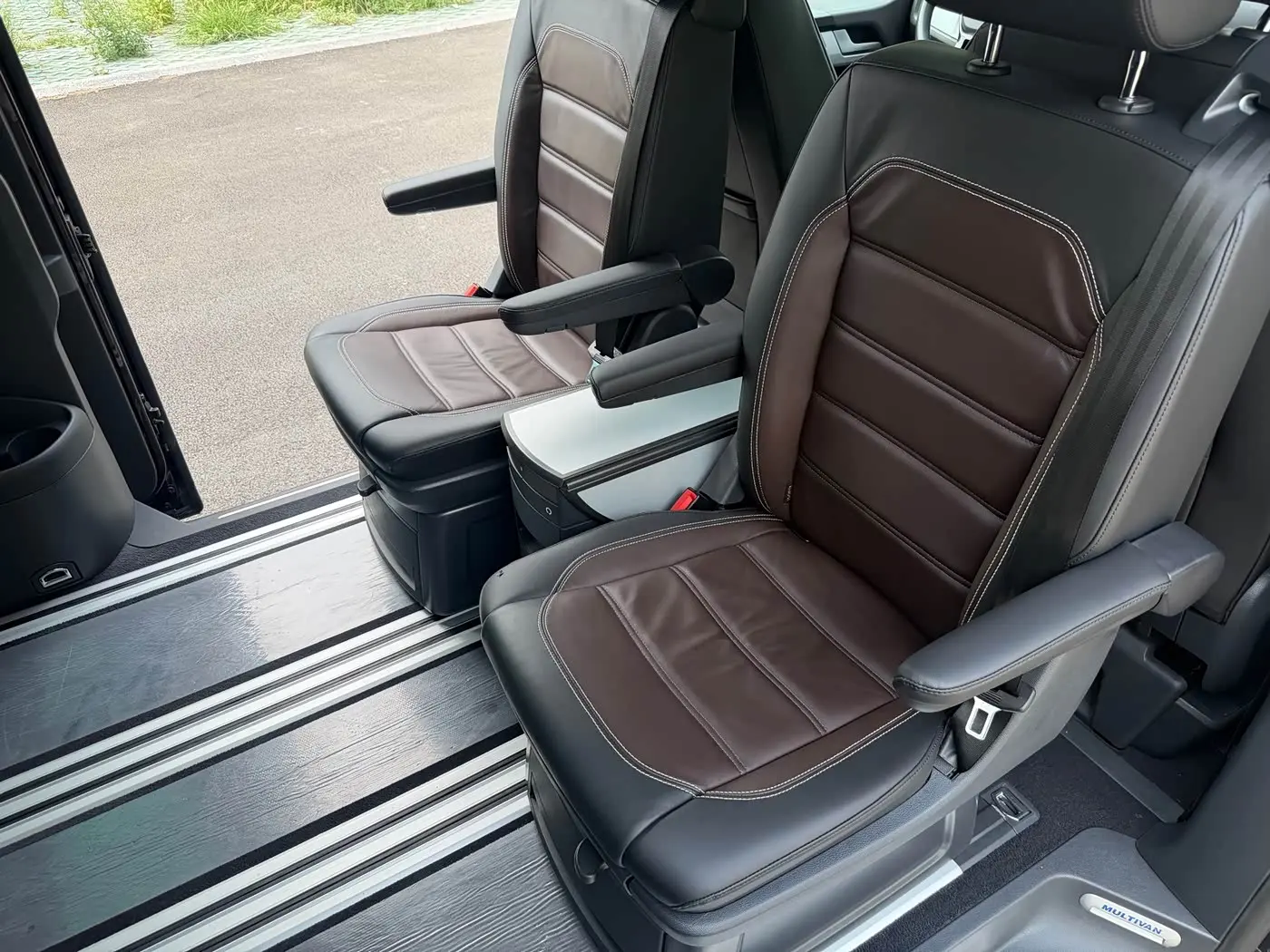Volkswagen Multivan 2017 — Şəkil 17/20