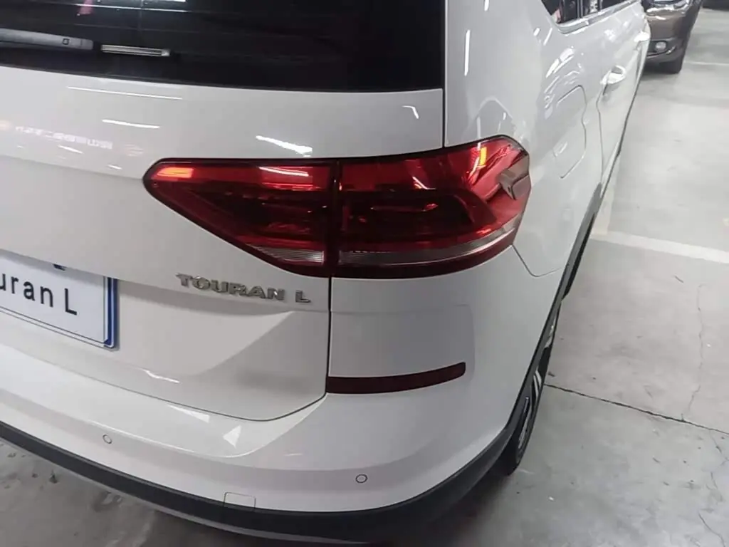 Volkswagen Touran 2019 — Фото 8/20