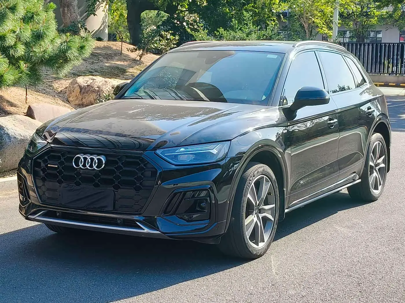 Audi Q5L 2022 — Фото 1/20