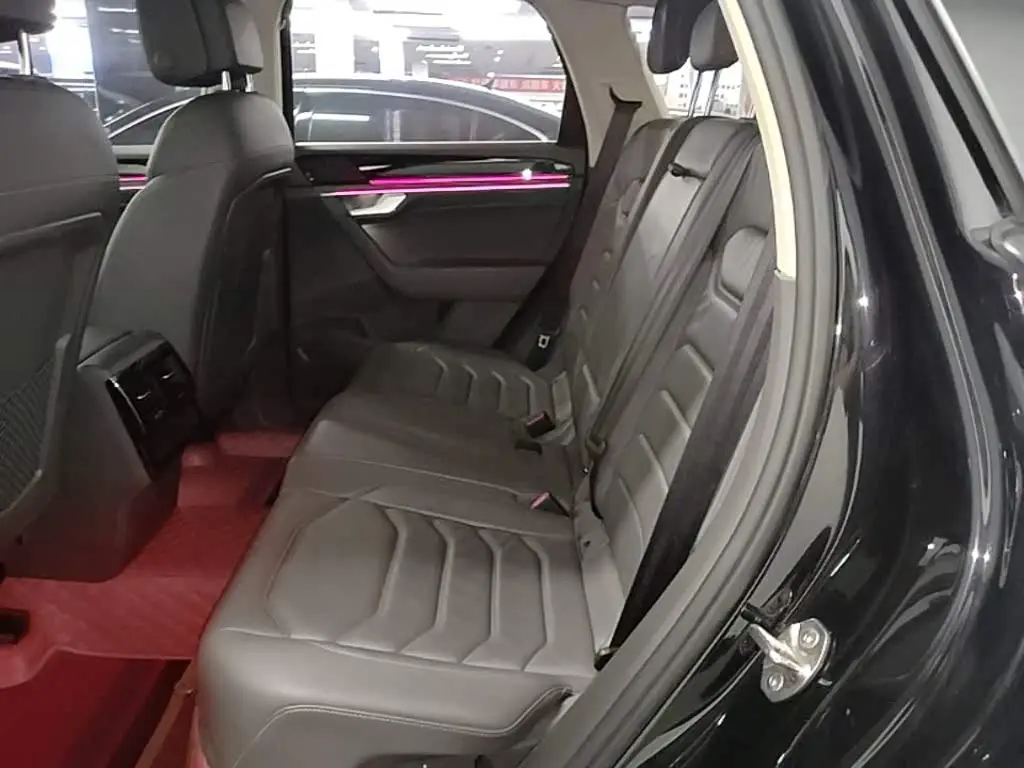 Volkswagen Touareg 2019 — Şəkil 17/20