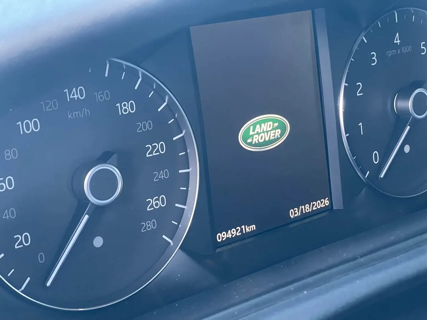 Land Rover Range Rover Velar 2018 — Photo 11/11