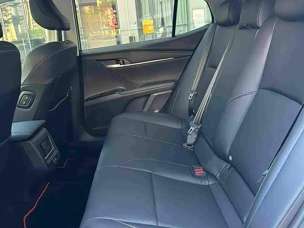 Toyota Camry 2026 — Фото 10/10
