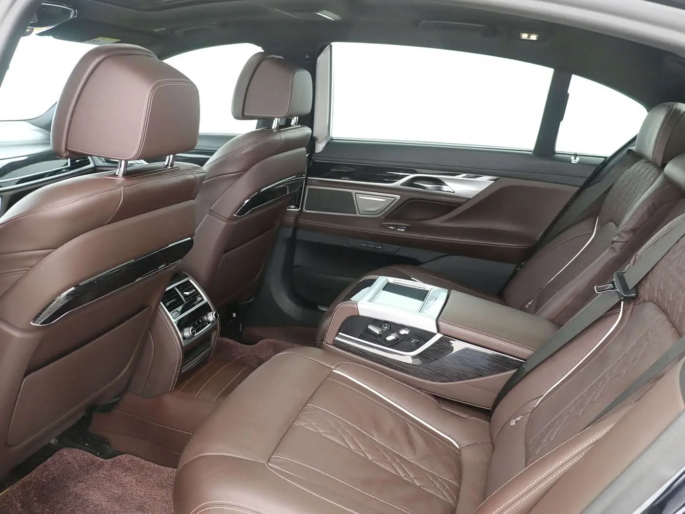 BMW 7 Series 2020 — Şəkil 13/16