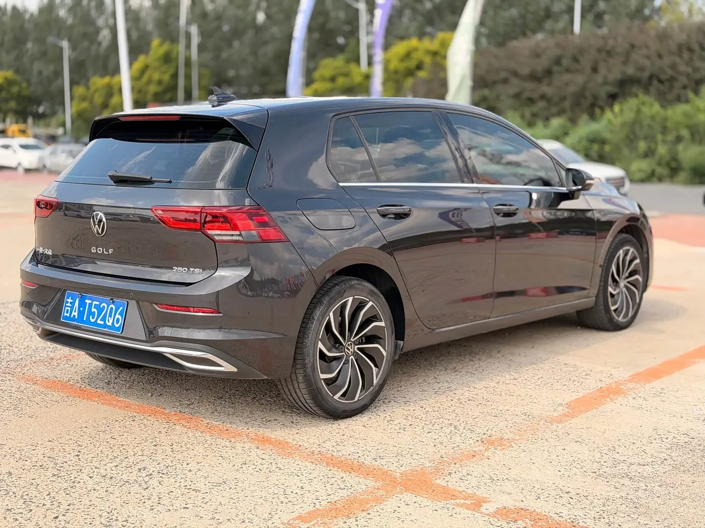 Volkswagen Golf 2022 — Photo 6/12