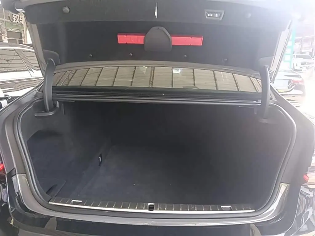 BMW 7 Series 2020 — Photo 19/20