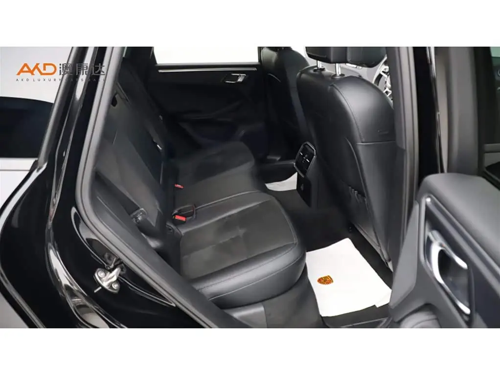 Porsche Macan 2017 — Photo 8/10