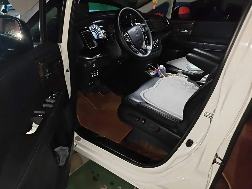 Honda Elysion 2019 — Photo 12/20