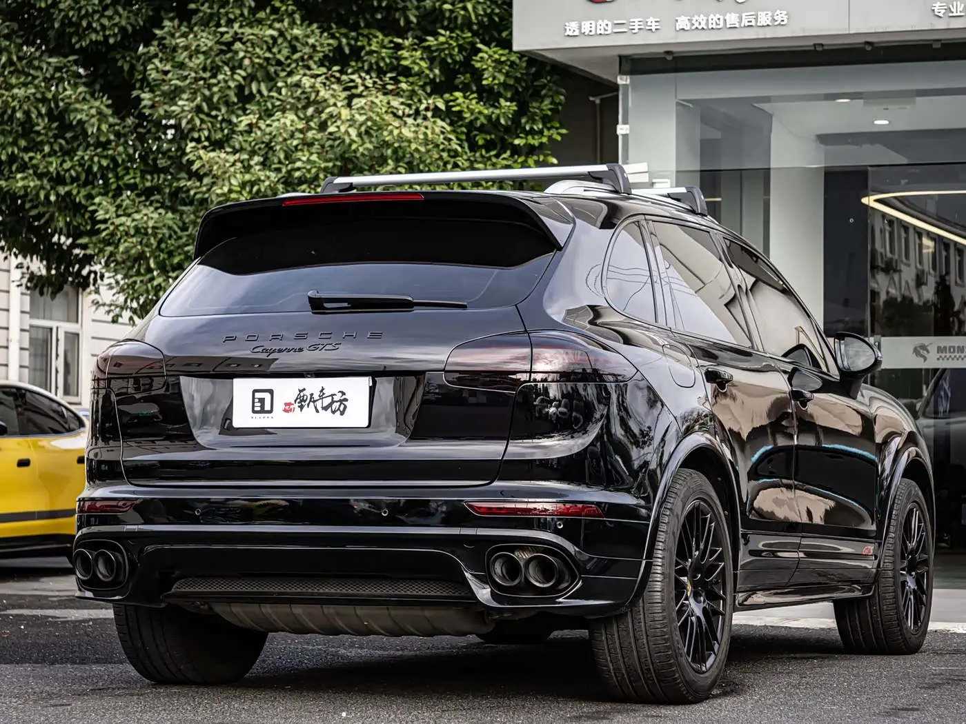 Porsche Cayenne 2016 — Фото 7/20