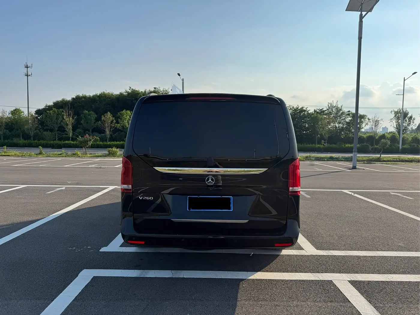 Mercedes-Benz V-Class 2022 — Photo 5/20