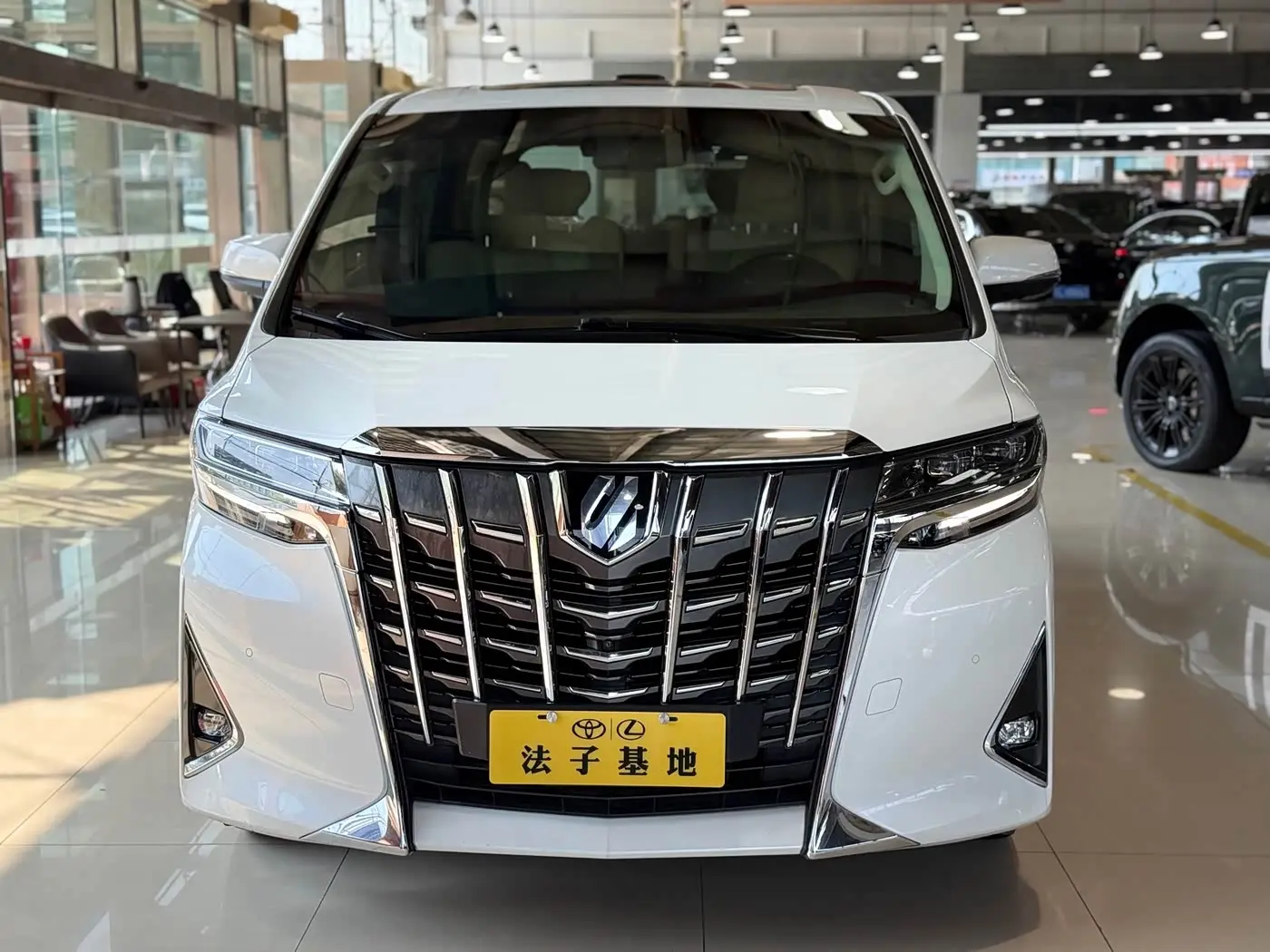 Toyota Alphard 2018 — Şəkil 2/20