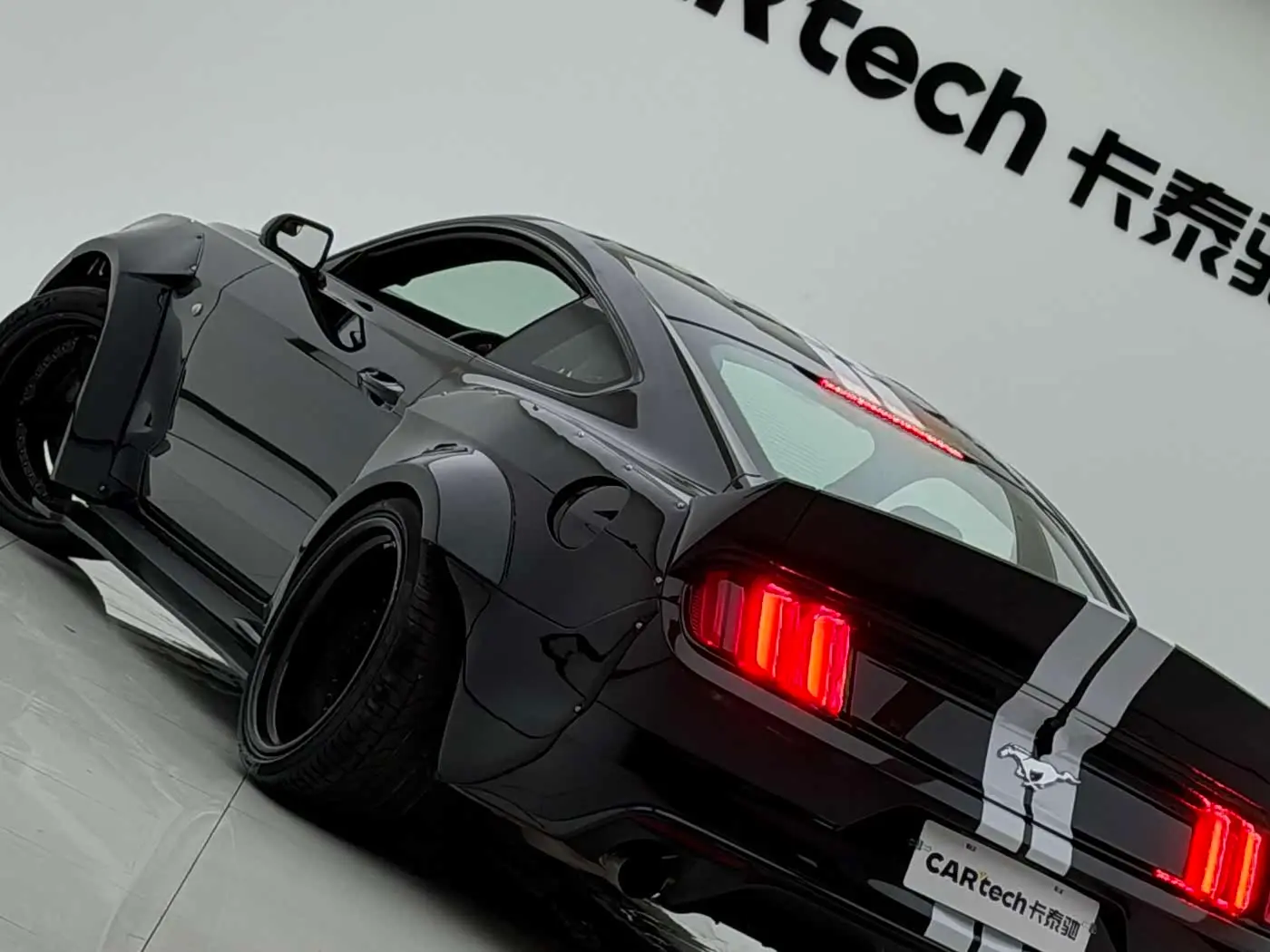 Ford Mustang 2016 — Photo 16/17
