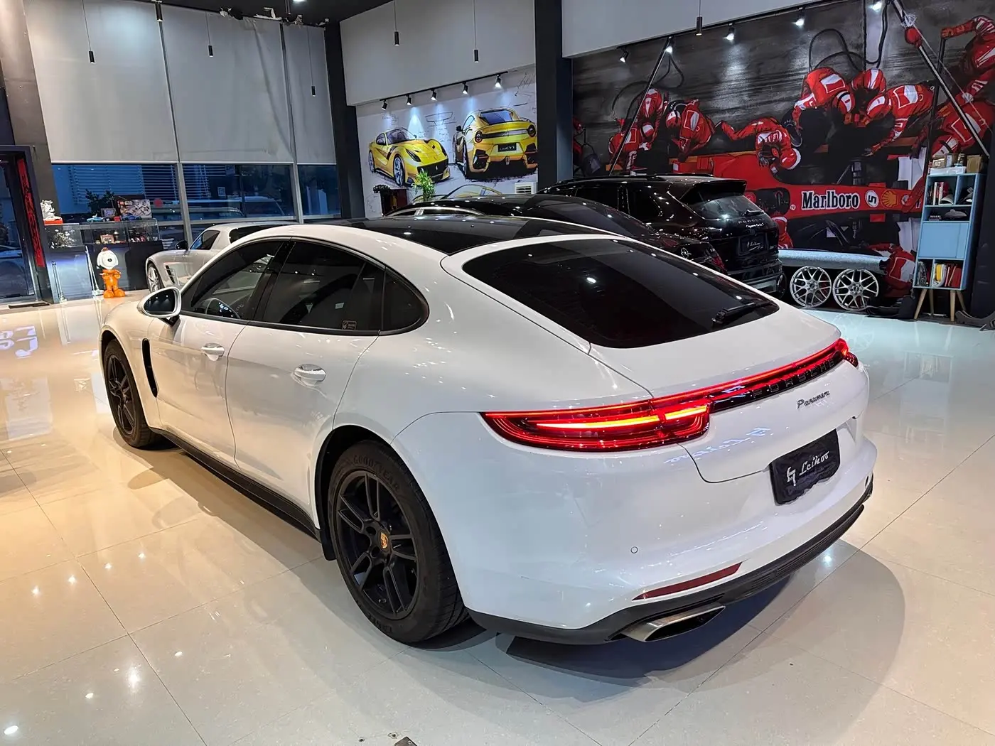 Porsche Panamera 2017 — Şəkil 17/19