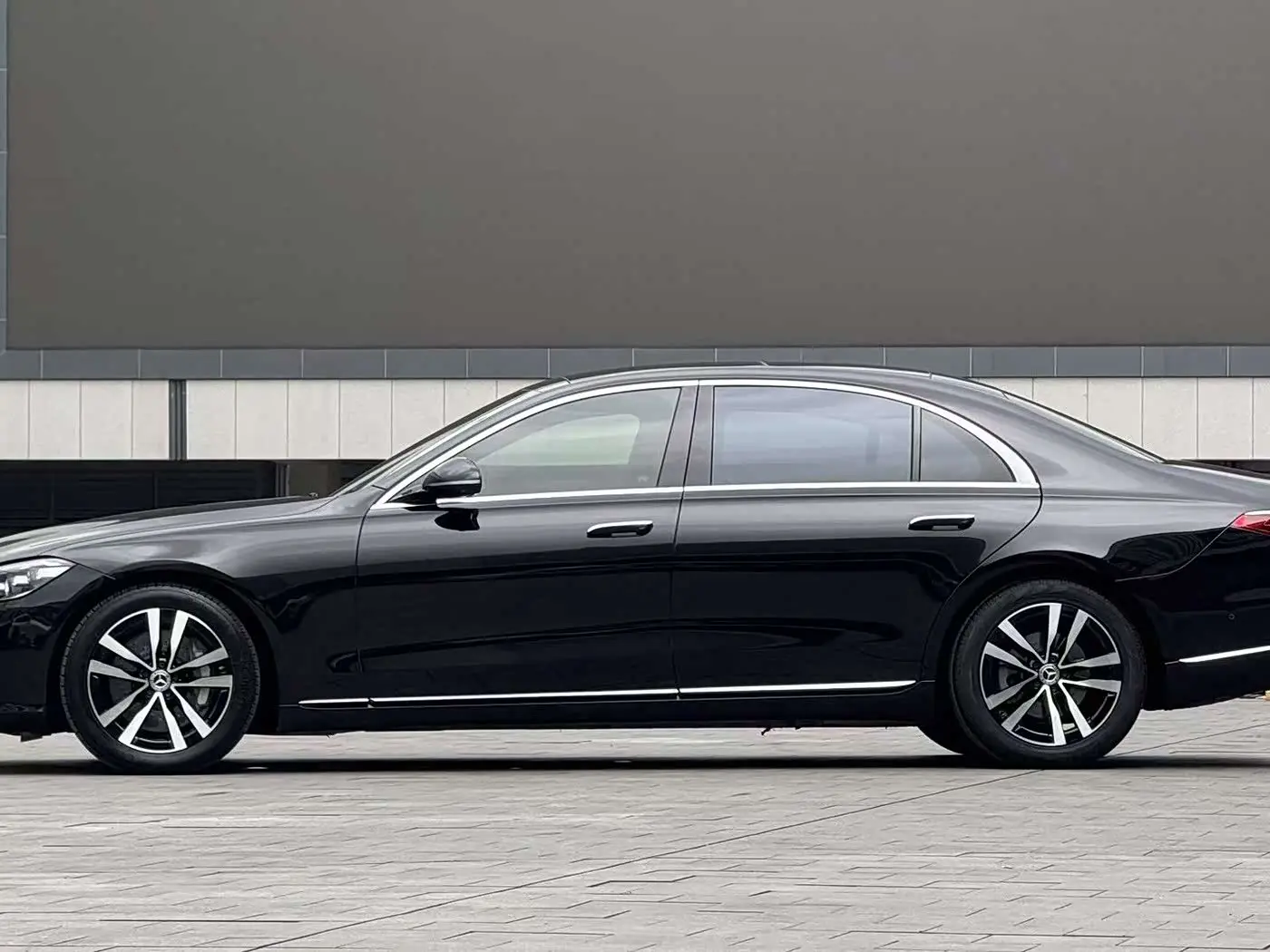 Mercedes-Benz S-Class 2021 — Photo 3/9