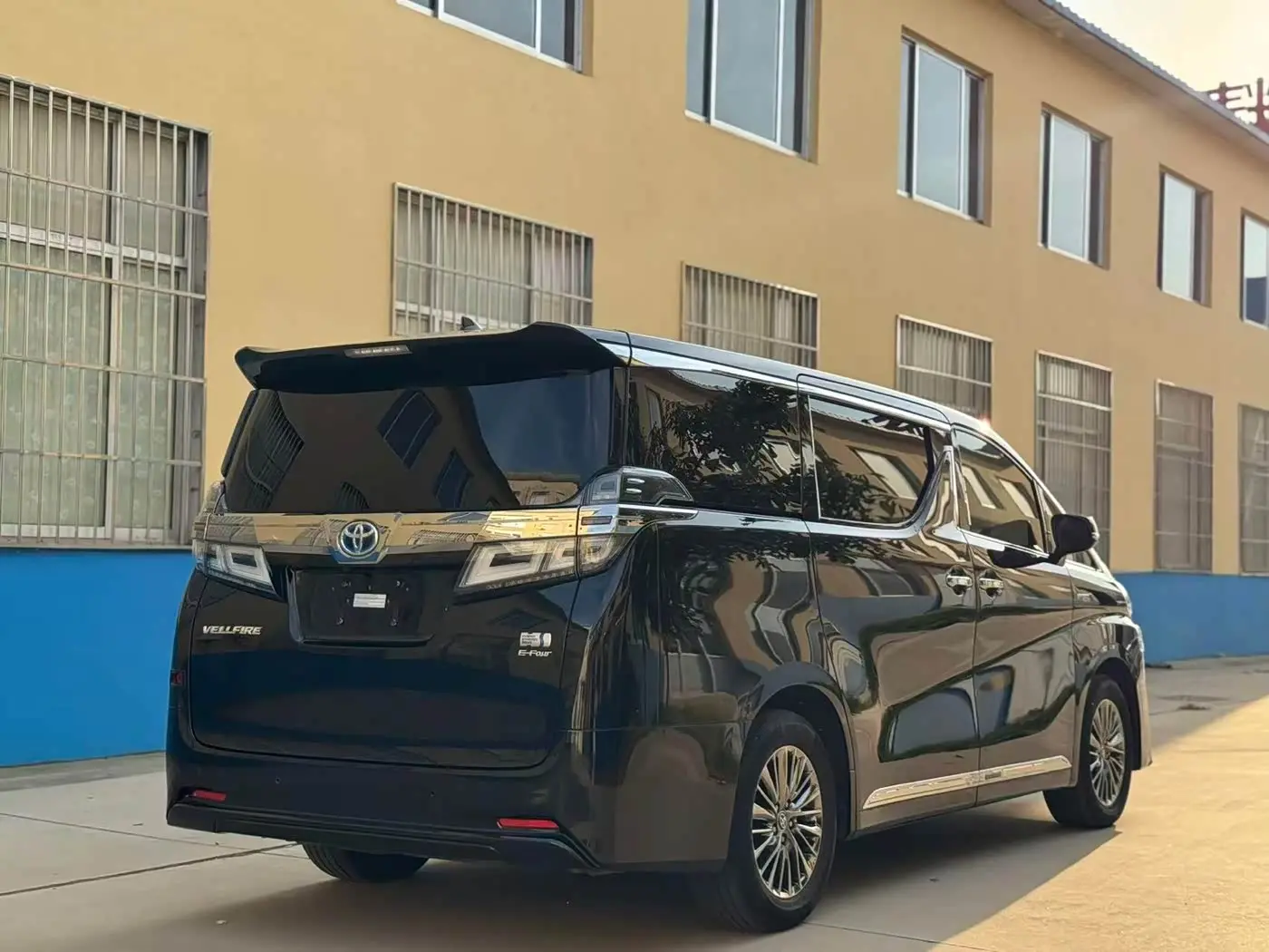 Toyota Vellfire 2020 — Photo 9/11