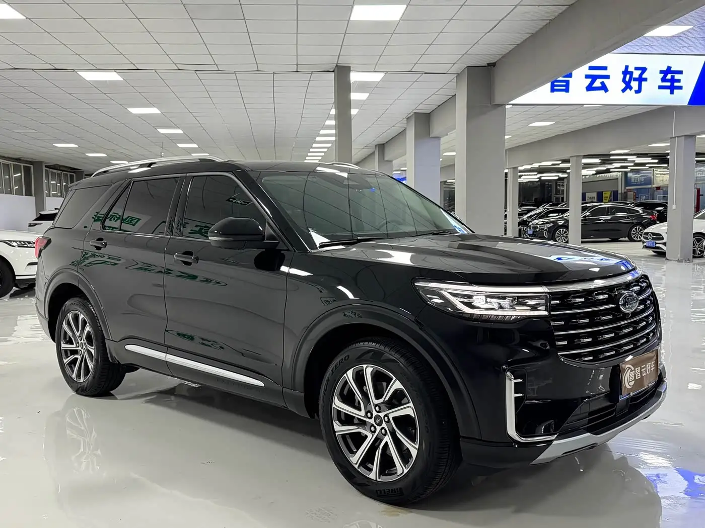 Ford Explorer 2025 — Şəkil 3/9