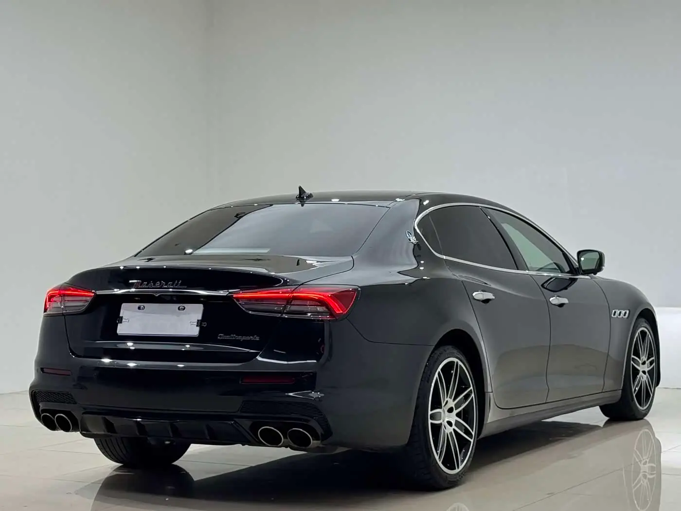 Maserati Quattroporte 2014 — Фото 7/20