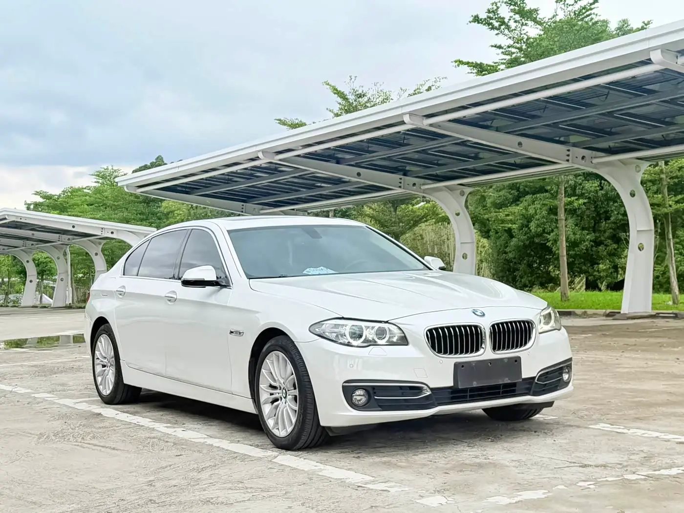 BMW 5 Series 2017 — Фото 3/20