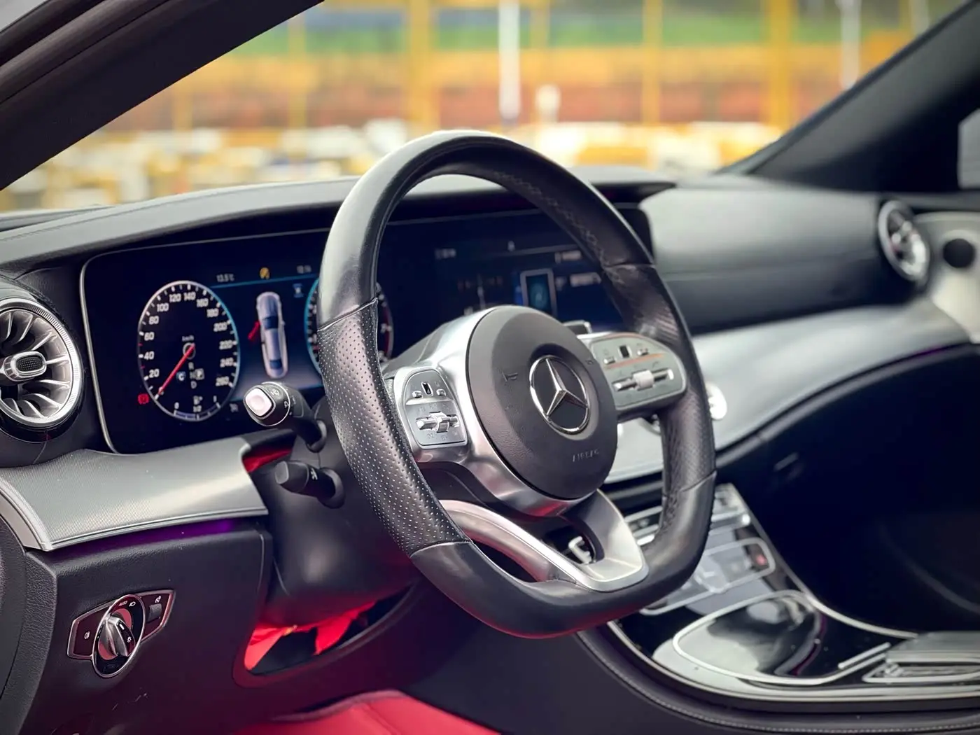 Mercedes-Benz E-Class 2019 — Фото 11/14