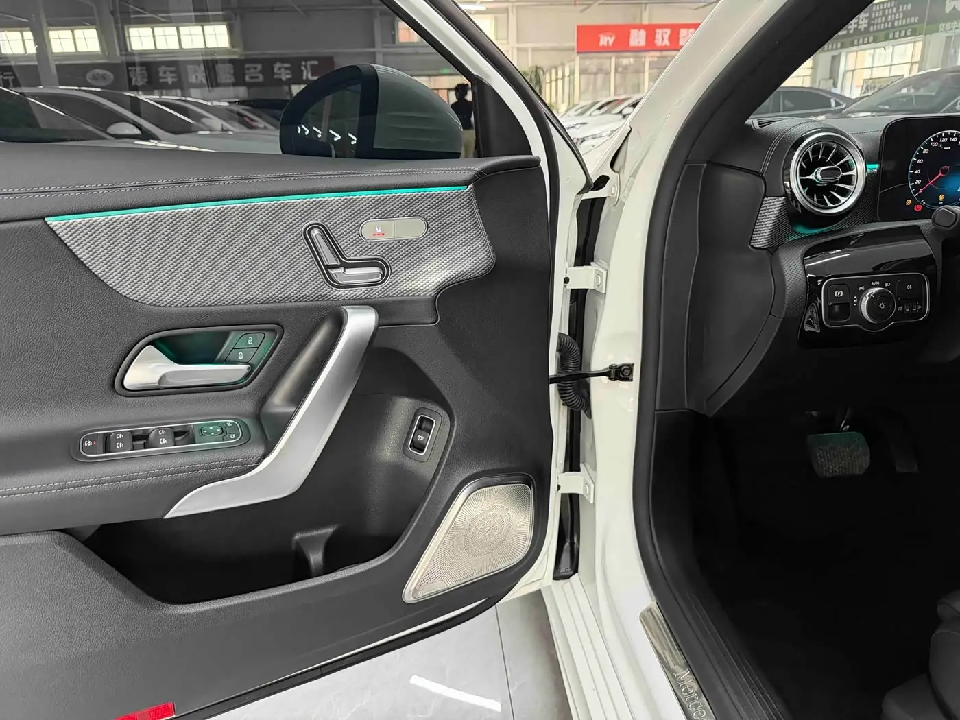 Mercedes-Benz A-Class 2022 — Фото 9/20