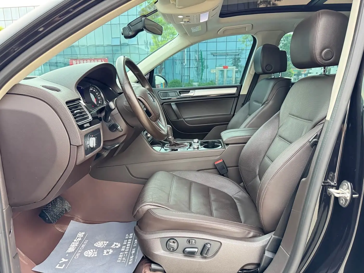 Volkswagen Touareg 2017 — Photo 10/20