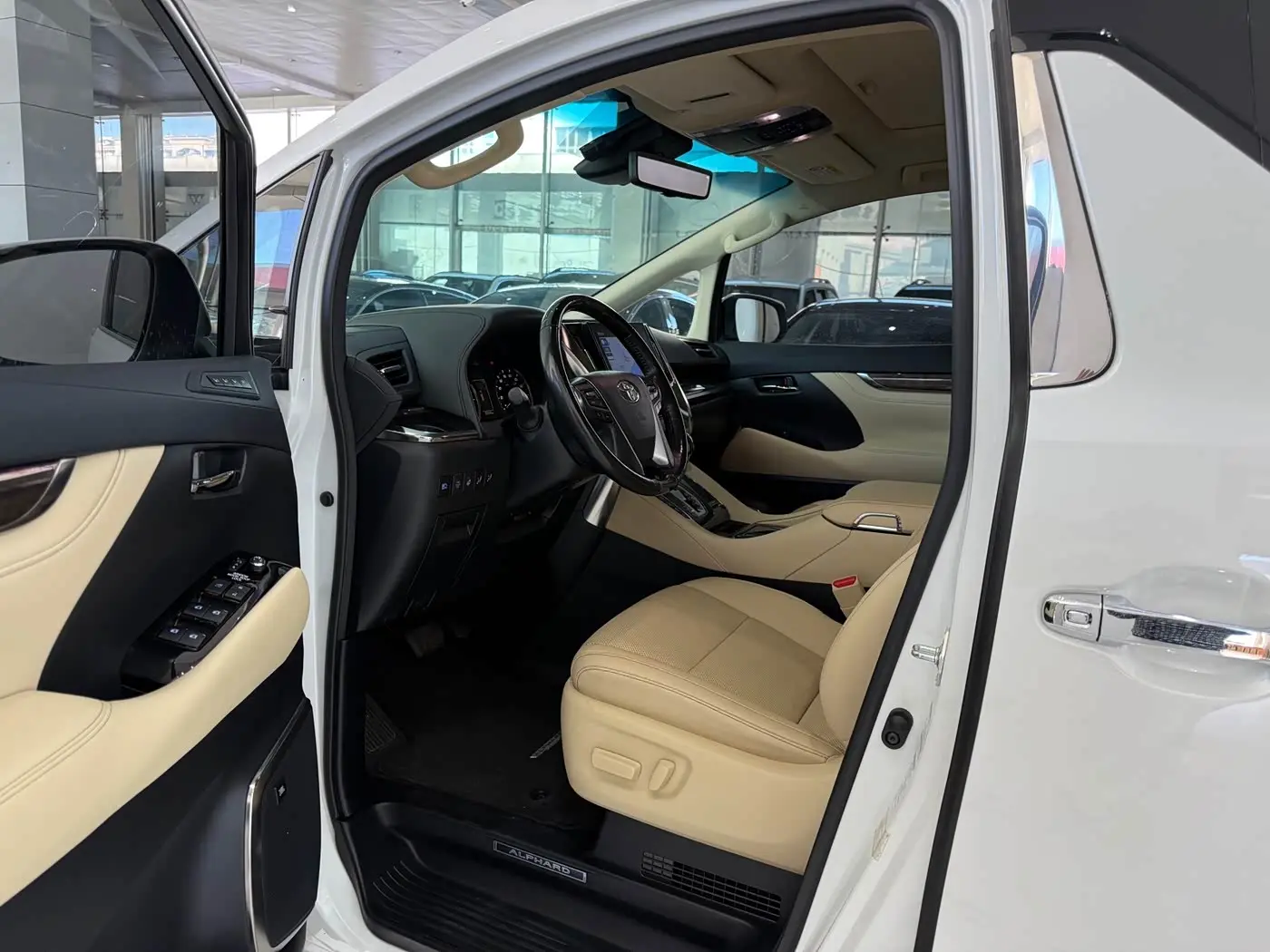 Toyota Alphard 2021 — Şəkil 7/20