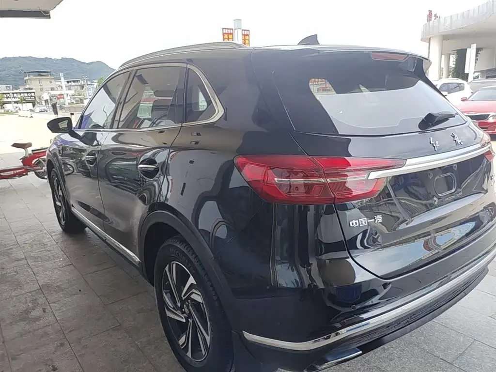 Hongqi HS5 2023 — Photo 5/20