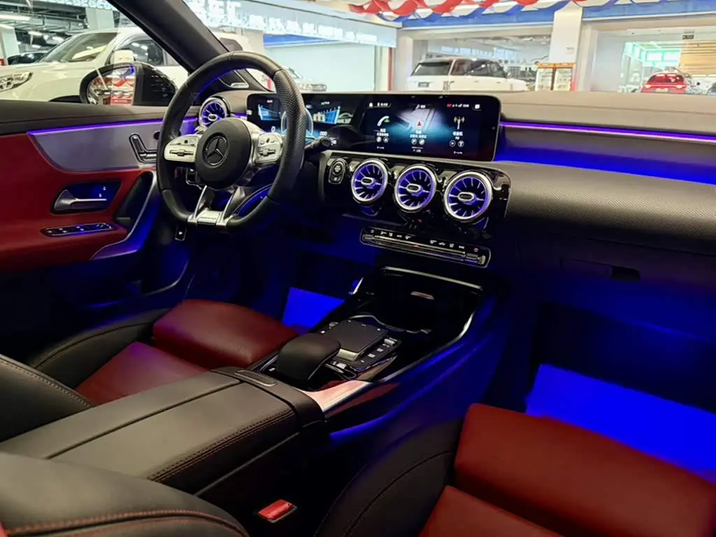 Mercedes-Benz A-Class AMG 2020 — Photo 14/14