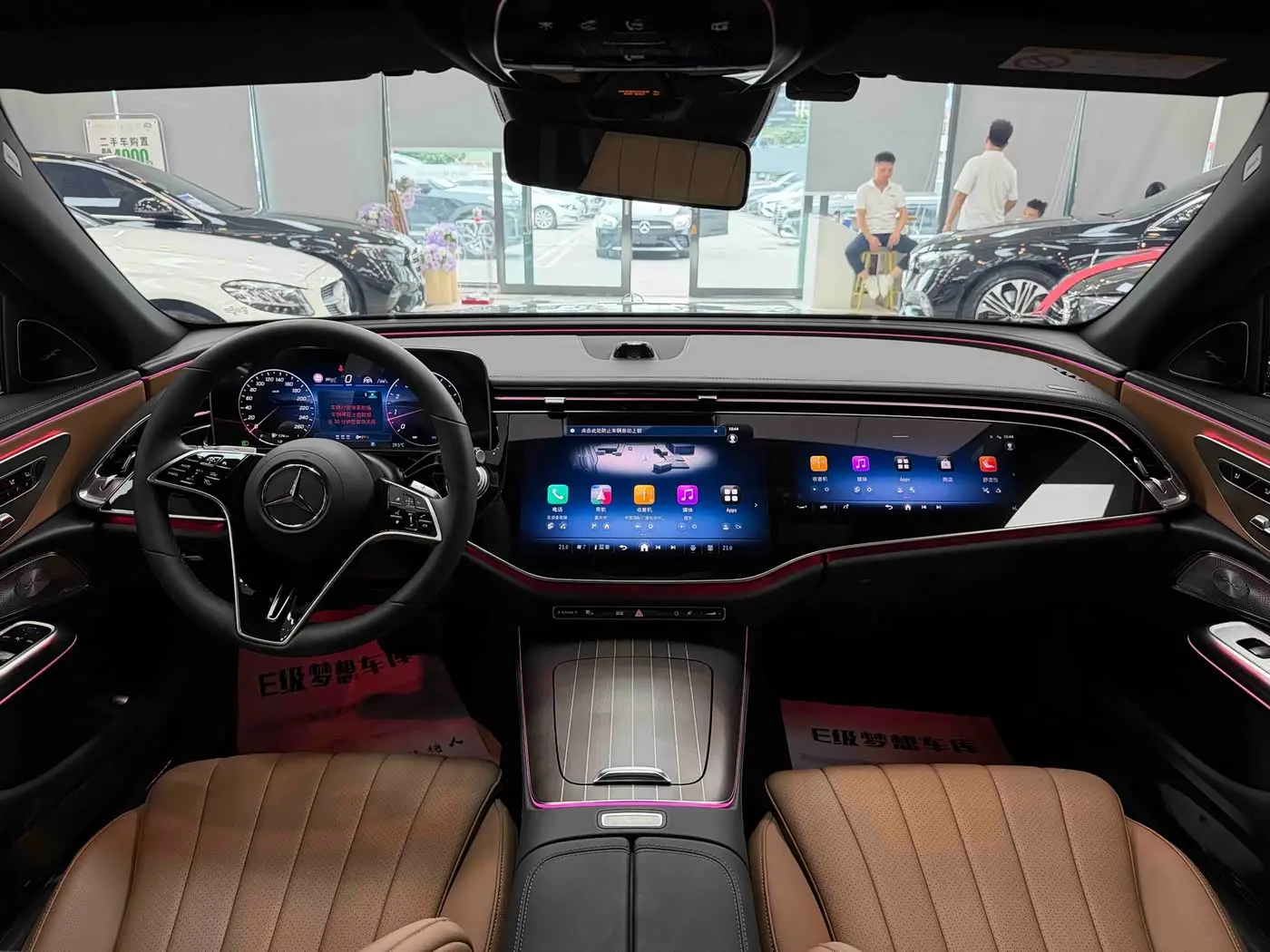 Mercedes-Benz E-Class 2025 — Photo 11/20