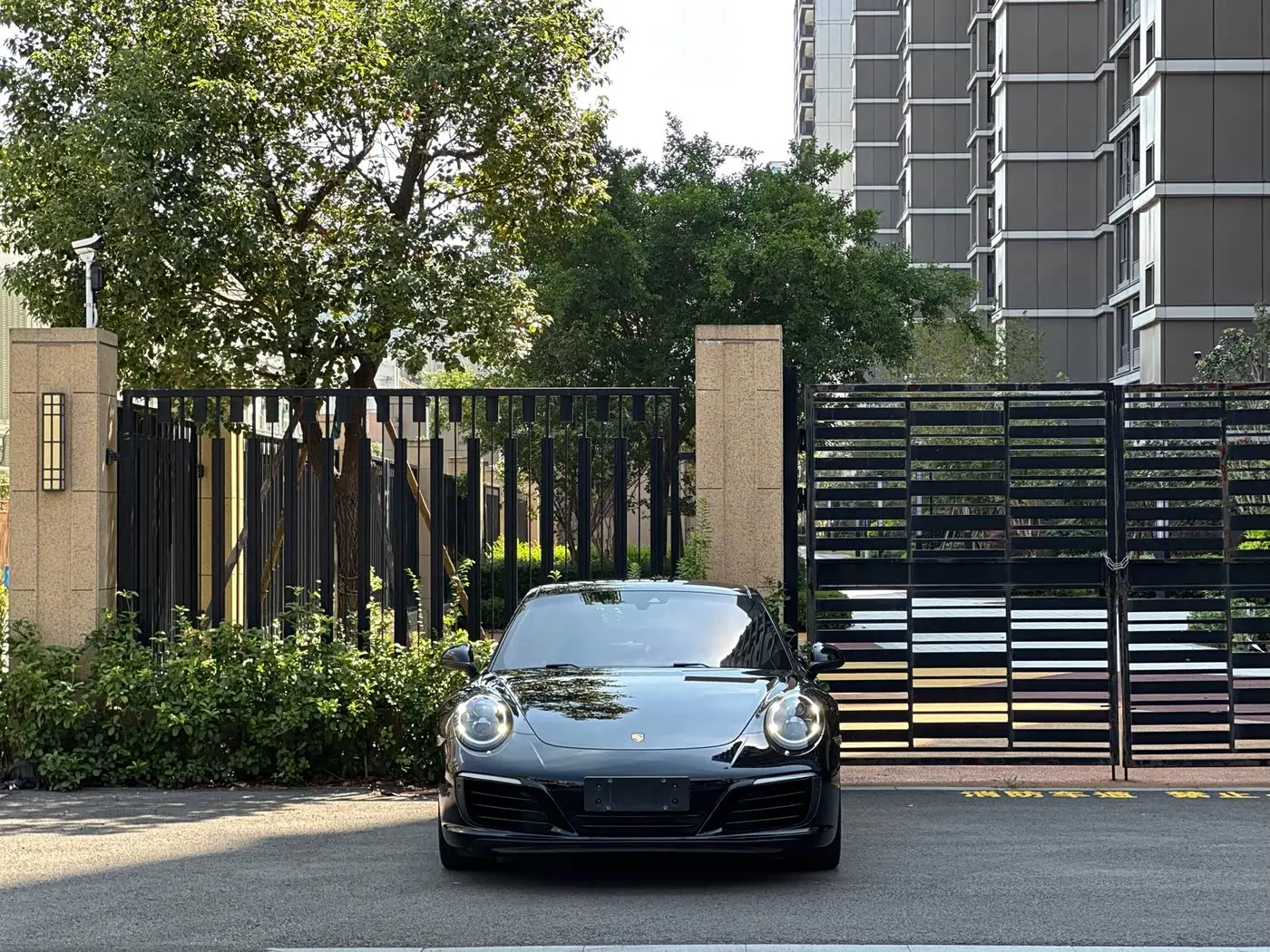 Porsche 911 2019 — Photo 2/16