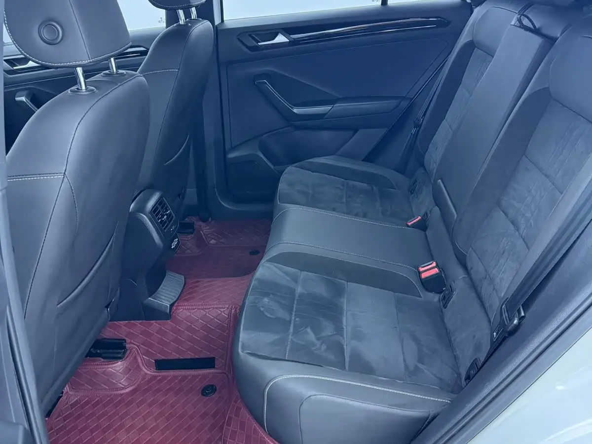 Volkswagen T-ROC 2021 — Photo 15/20