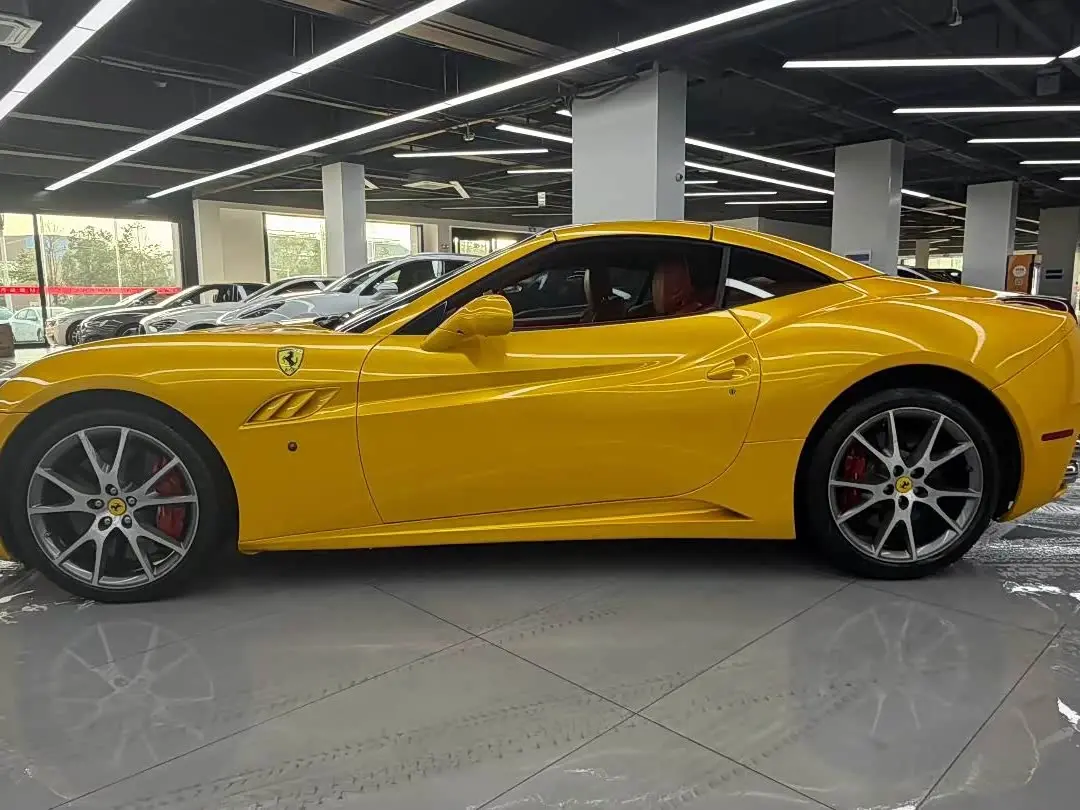 Ferrari California T 2011 — Şəkil 3/10